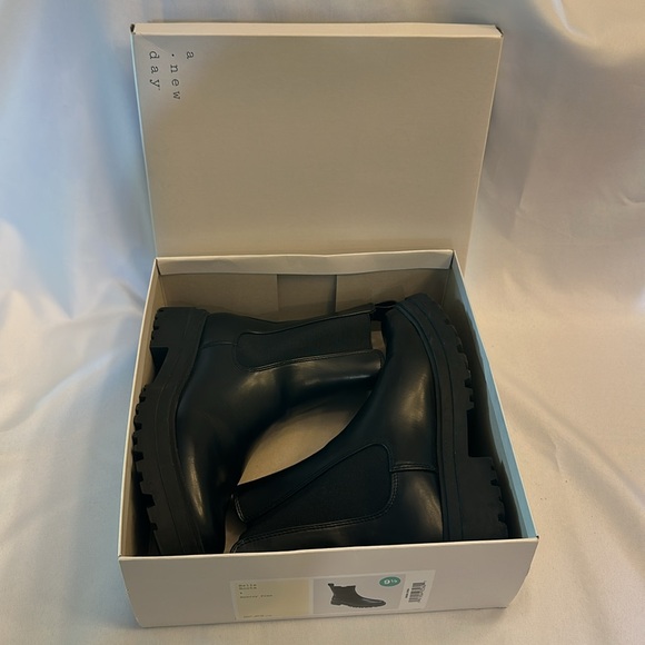 A New Day Women's Faux Leather Belle Boots - Ankle Chelsea Boots, Black 9 1/2 - Picture 7 of 7